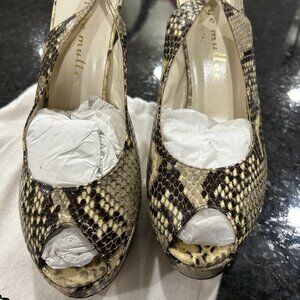 WOMEN'S BETTYE MUELLER SHOES